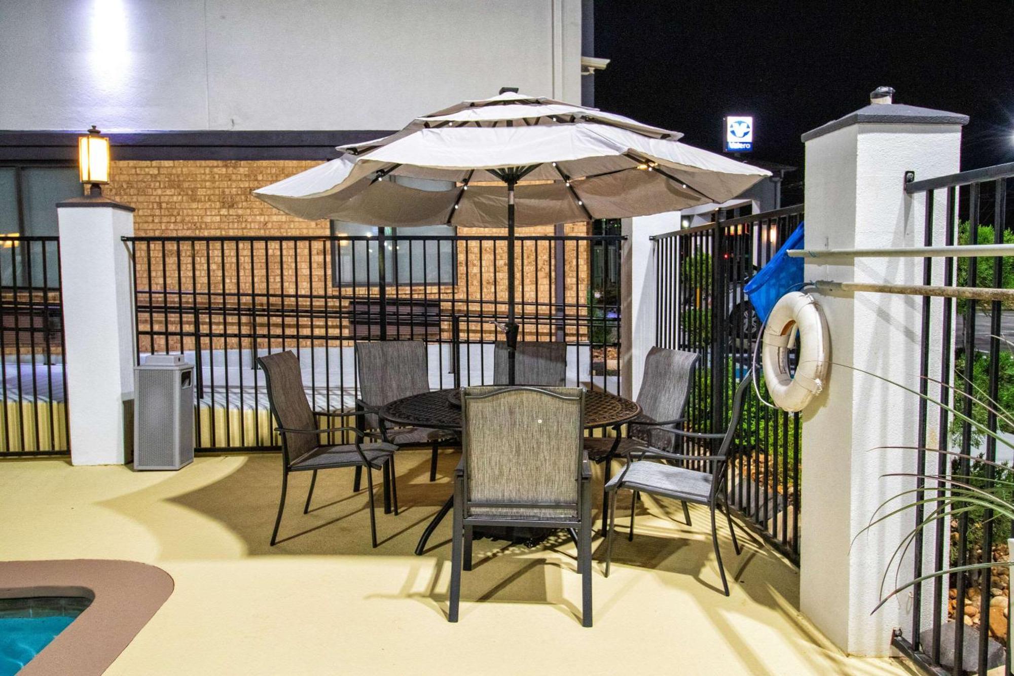 Best Western Plus Schulenburg Inn & Suites מראה חיצוני תמונה